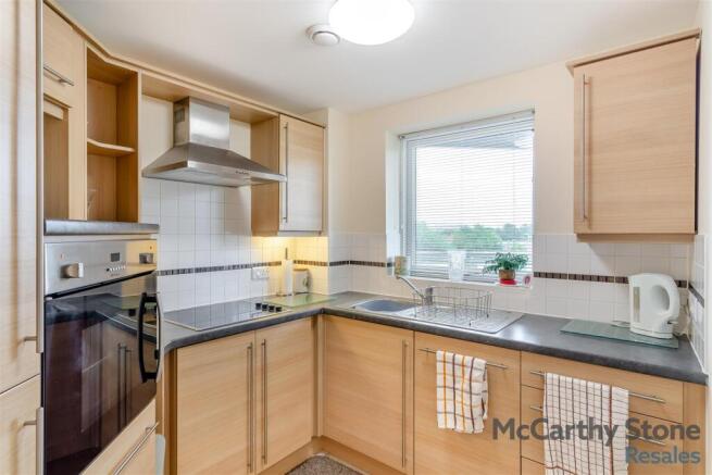 2 bed Apartment for sale Image 5