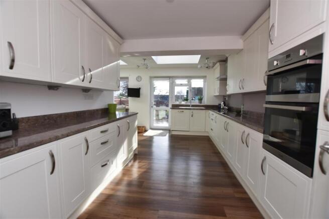 KITCHEN REV VIEW