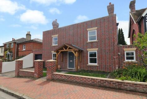 Winchester Street, Botley, SO30