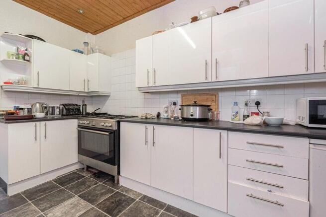 1 bed House Share to rent Image 4