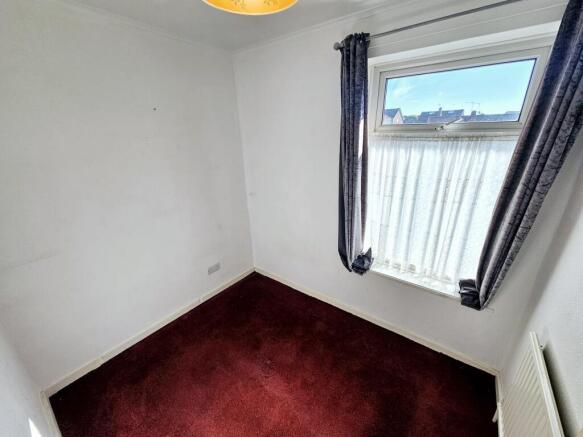 4 bed Semi-Detached Bungalow for sale Image 10