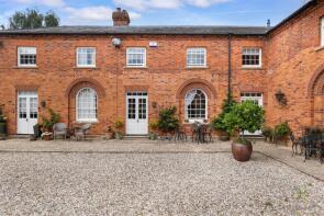 1, Mews Cottages, St Peters Lane, Evesham WR11 7TL