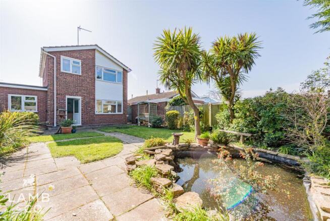 REAR GARDEN: