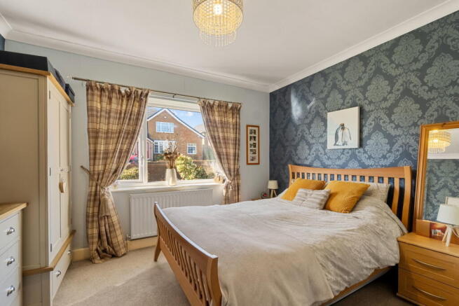 4 bed Semi-Detached for sale Image 8