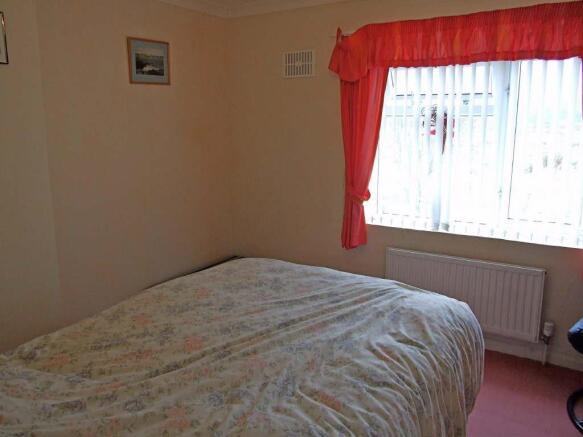 BEDROOM 2