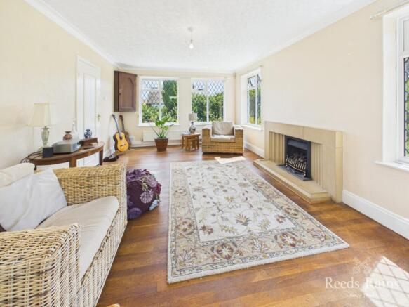 4 bed Detached for sale Image 10