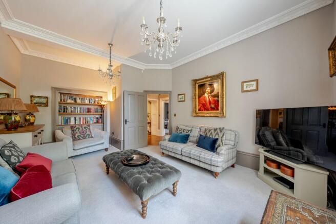 3 bed Apartment for sale Image 8