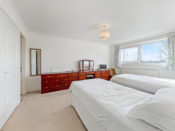 bed 1.jpg