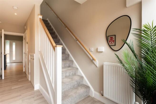 4 bed Terraced to rent Image 6