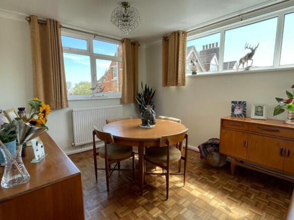 Lounge/Dining Room