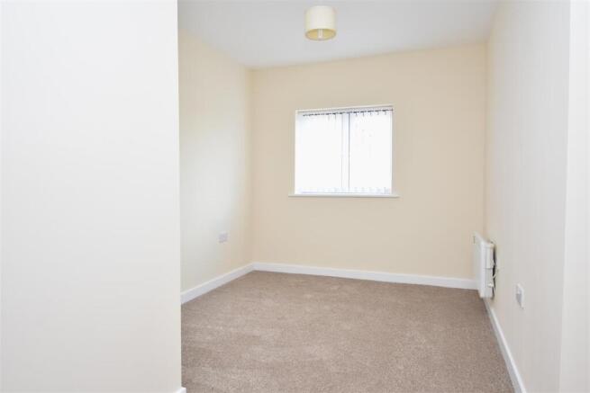 2 bed Apartment to rent Image 5