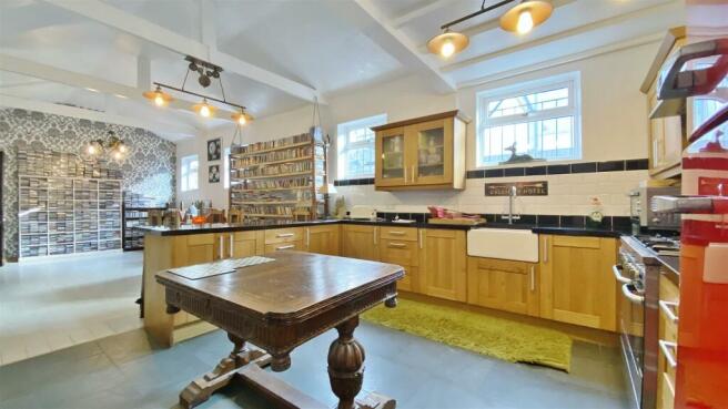 Kitchen/Dining Room
