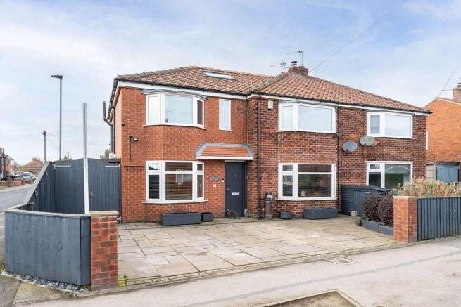 3 bed Semi-Detached for sale Image 2