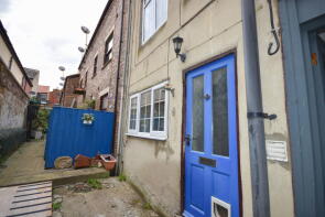 4, Burns Yard, Flowergate, Whitby YO21 3BL