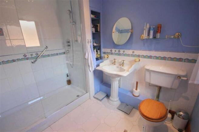 SHOWER ROOM