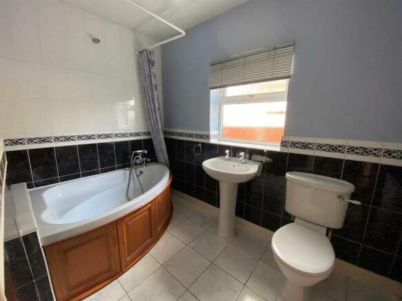 Bathroom.jpg