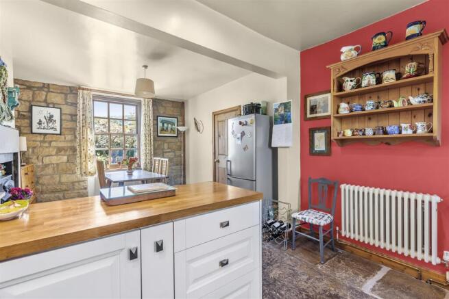 4 bed Semi-Detached for sale Image 11