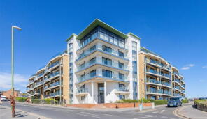 32d, The Point, Marina Close, Bournemouth BH5 1BS