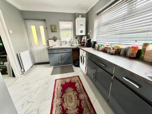 4 bed Semi-Detached for sale Image 6