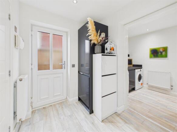 4 bed Detached for sale Image 11