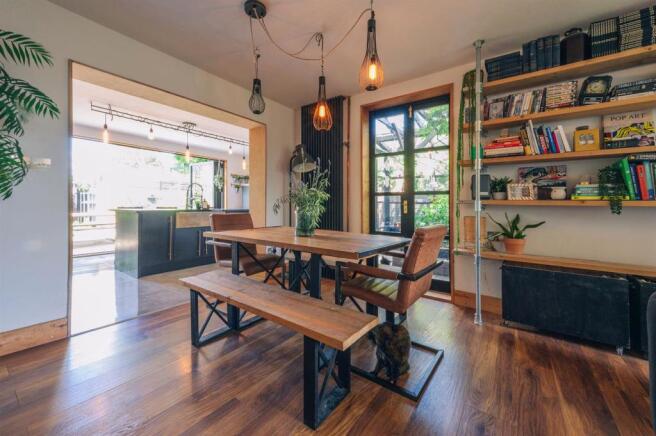 dining 1.jpg