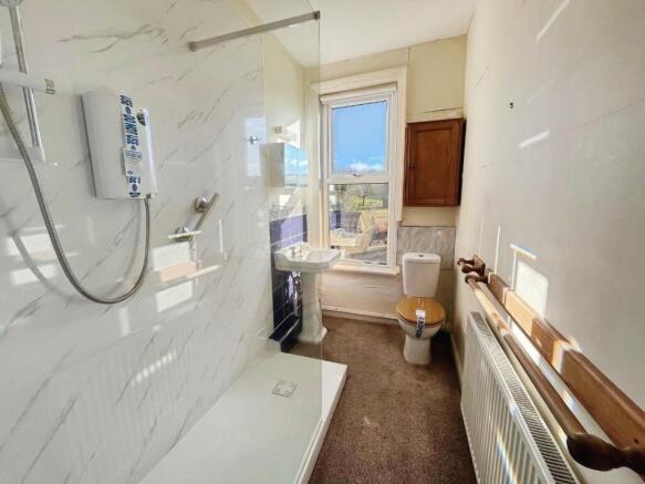 3 bed House for sale Image 10