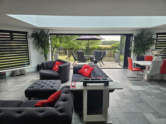 4 bed Detached for sale Image 12