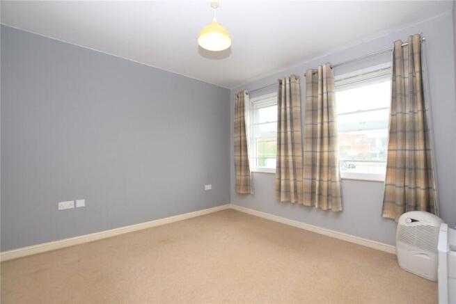 2 bed Apartment to rent Image 4