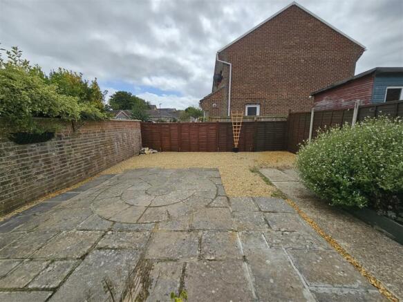 GARDEN TO REAR