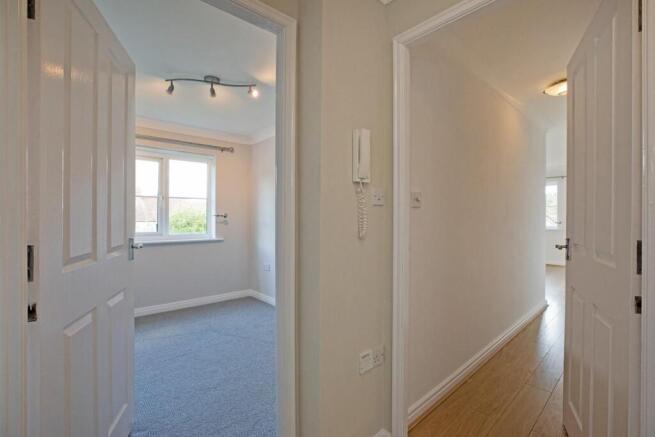 2 bed Apartment for sale Image 11