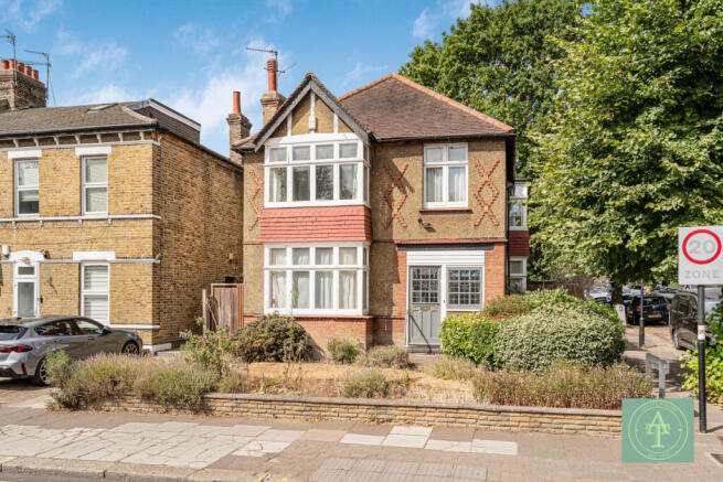 Five Bedroom Detached House for Sale