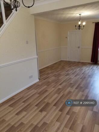 3 bed Terraced to rent Image 4