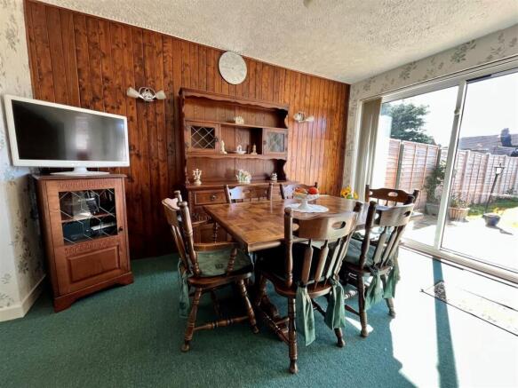 3 bed Semi-Detached for sale Image 6