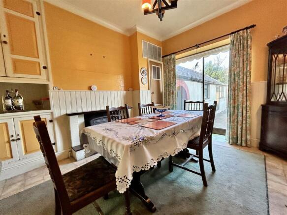 BREAKFAST ROOM