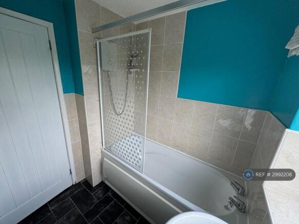 3 bed Semi-Detached to rent Image 11