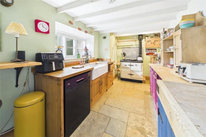 4 bed Semi-Detached for sale Image 10