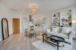 Flat 5, Bird In Hand, New Writtle Street, Chelmsford CM2 0GJ