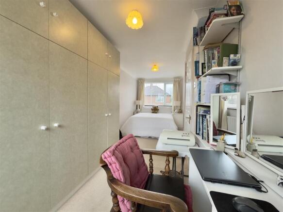 4 bed Semi-Detached for sale Image 12