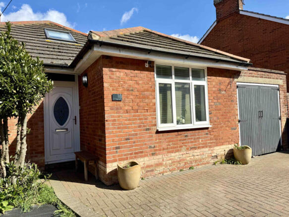 4 Bedroom Detached Chalet For Sale