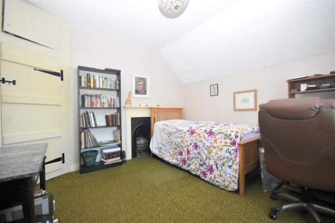 Bedroom 3.jpg