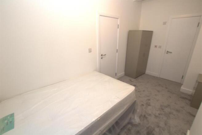 5 bed Terraced to rent Image 10
