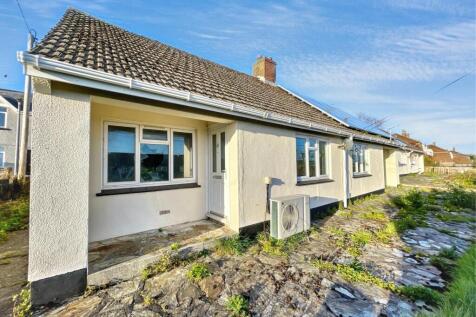 4 Highfield Close, St Austell, PL25 4SR