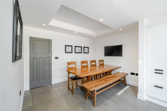 4 bed Semi-Detached for sale Image 5