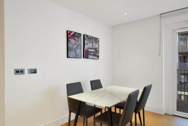 48 Bowery Apartments, Fountain Park Way - IU8JWipu