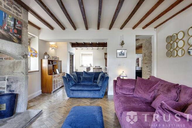 6 bed Detached for sale Image 10
