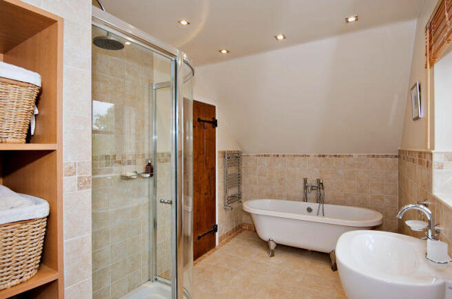 En-suite to Master Bedroom