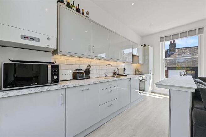 WH - 9 High Street - Kitchen3 (1).JPG