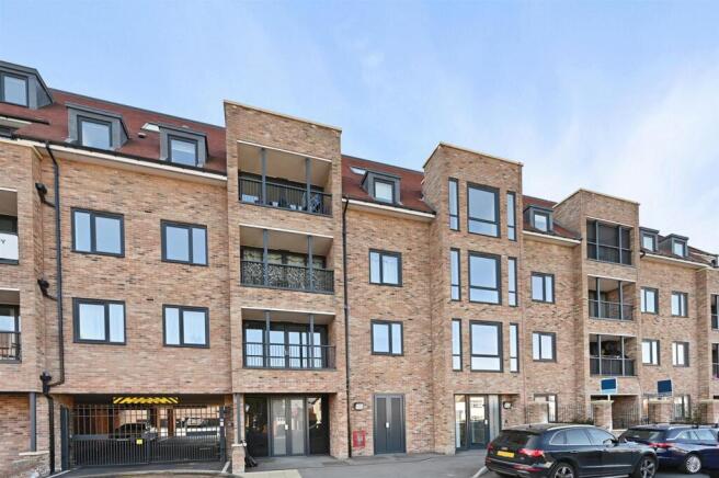FDWrealty - Flat 27, Burrell Court - Exterior3 (1)