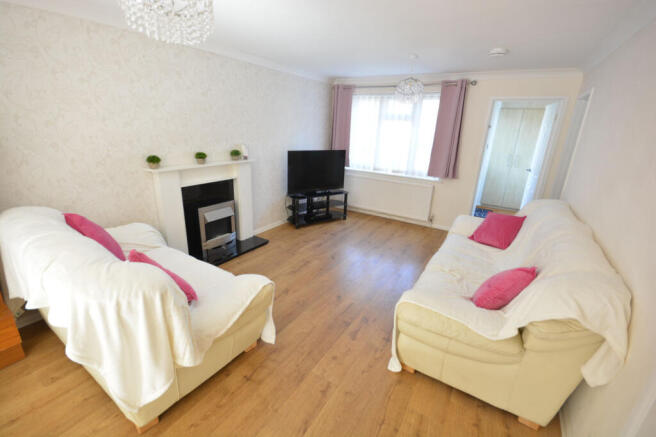 Lytchett Drive, Broadstone, Dorset, BH18 photo 4
