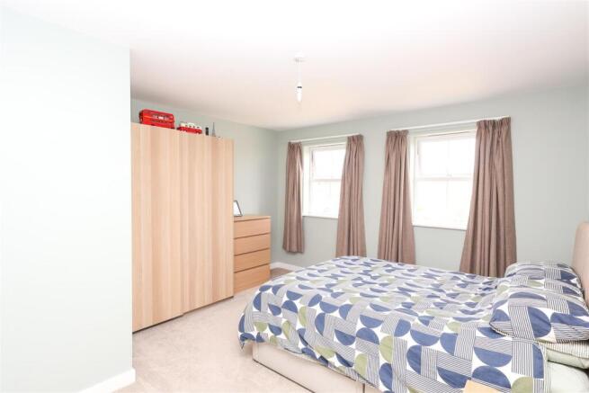 2 bed Apartment for sale Image 12